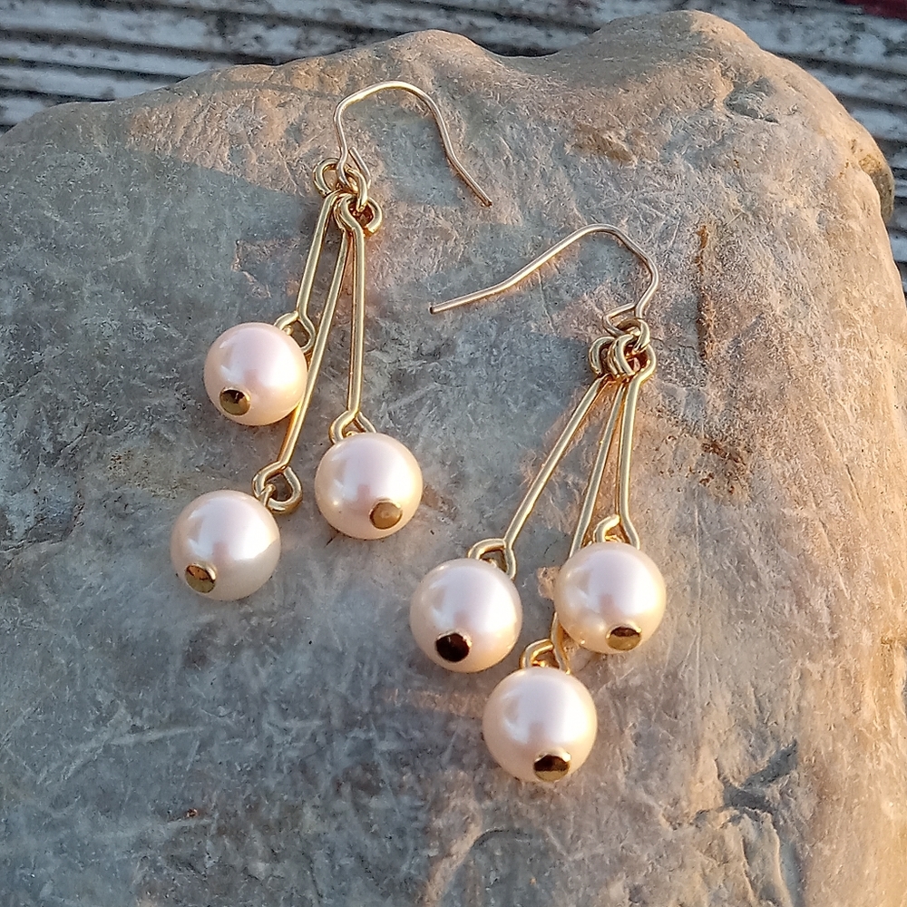 Goldtone Triple Dangle Pearl  Earring